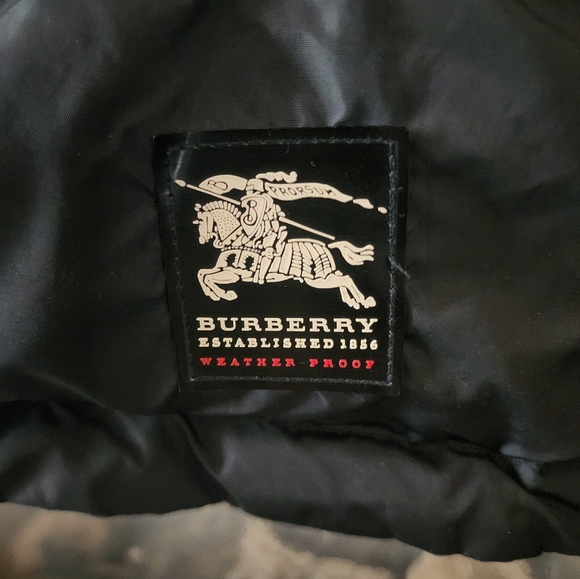 Burberry reversible puffer vest w/hood XXL - Picture 4 of 14